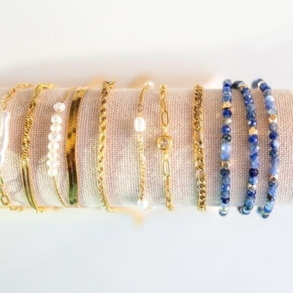 LOVELY BLUE SAPPHIRE Gemstone Beaded Bracelet Dainty Jewelry Sapphire blue - Picture 2 of 9